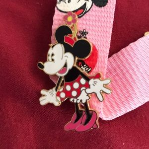 Minnie Mouse Disney pin with pink high heels. From Magic Kingdom.